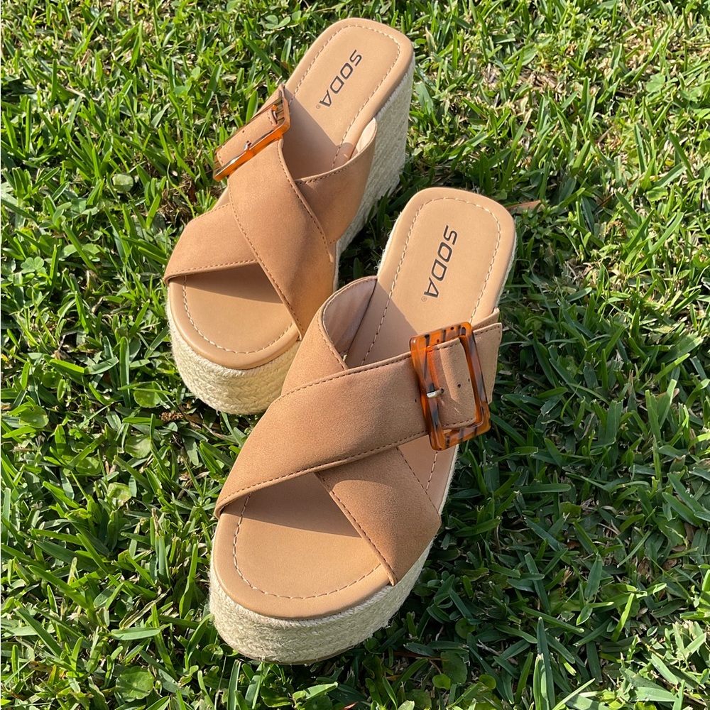 Tan wedges with cheetah detail buckle accent and rope sole Soda brand TTS